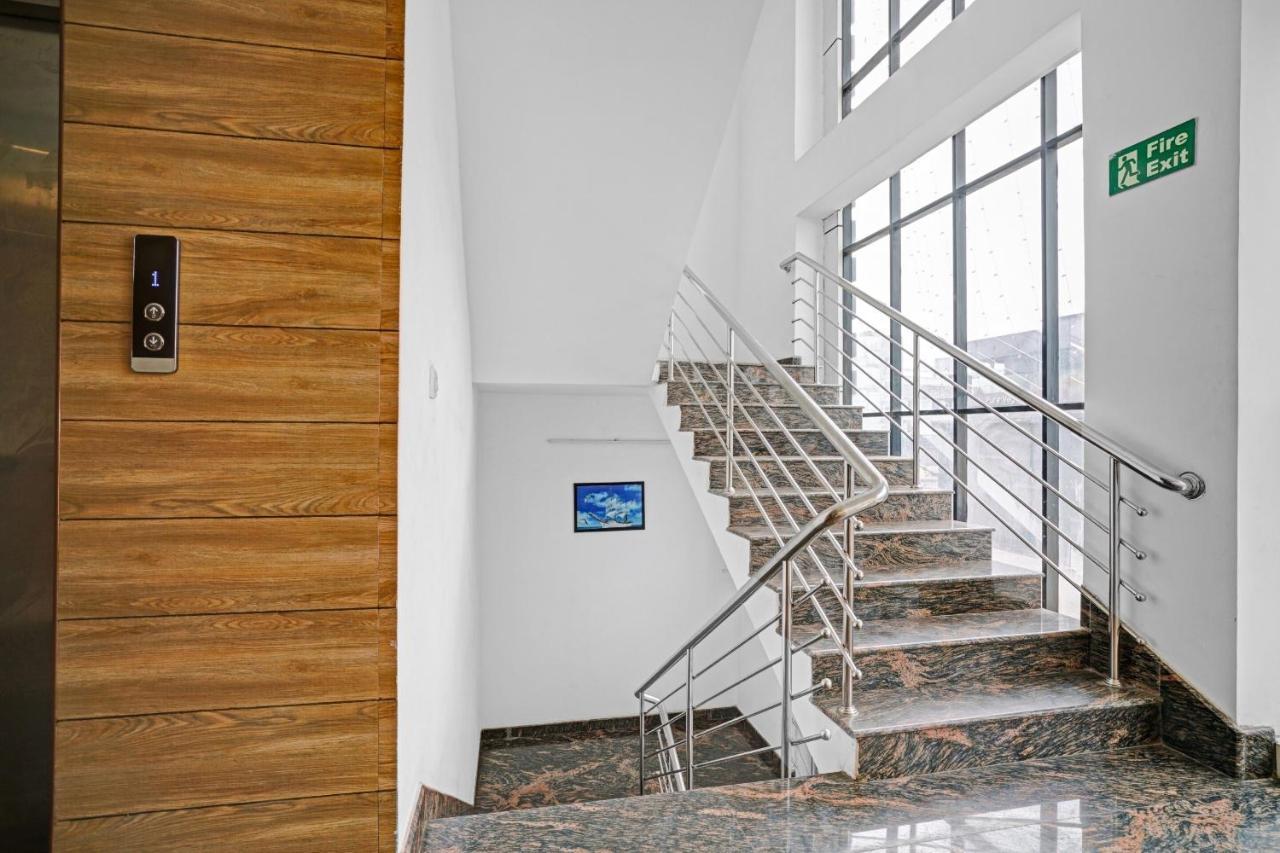 Capital O 87015 Hotel Al Salama Kochi Exterior foto